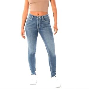 Hollister Medium Wash Faded Skinny Jeans Mid Rise Straight Leg Stretch Denim